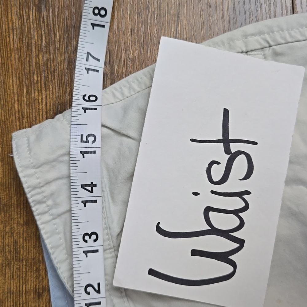 old navy white cargo shorts - Picture 4 of 6